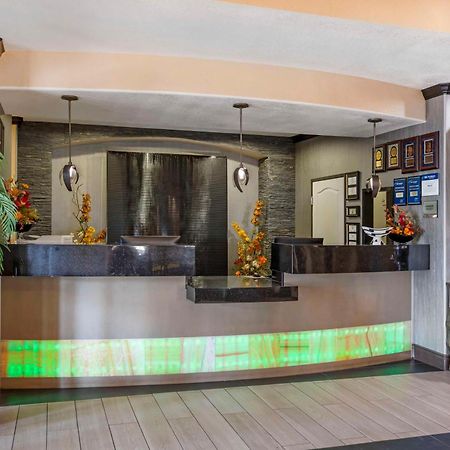 Best Western Plus Emerald Inn & Suites Garden City Exterior foto