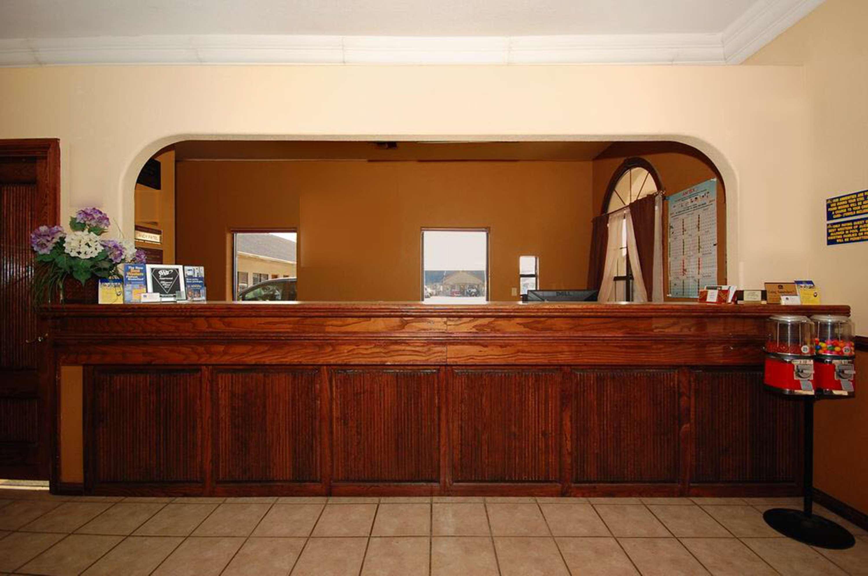 Best Western Plus Emerald Inn & Suites Garden City Exterior foto