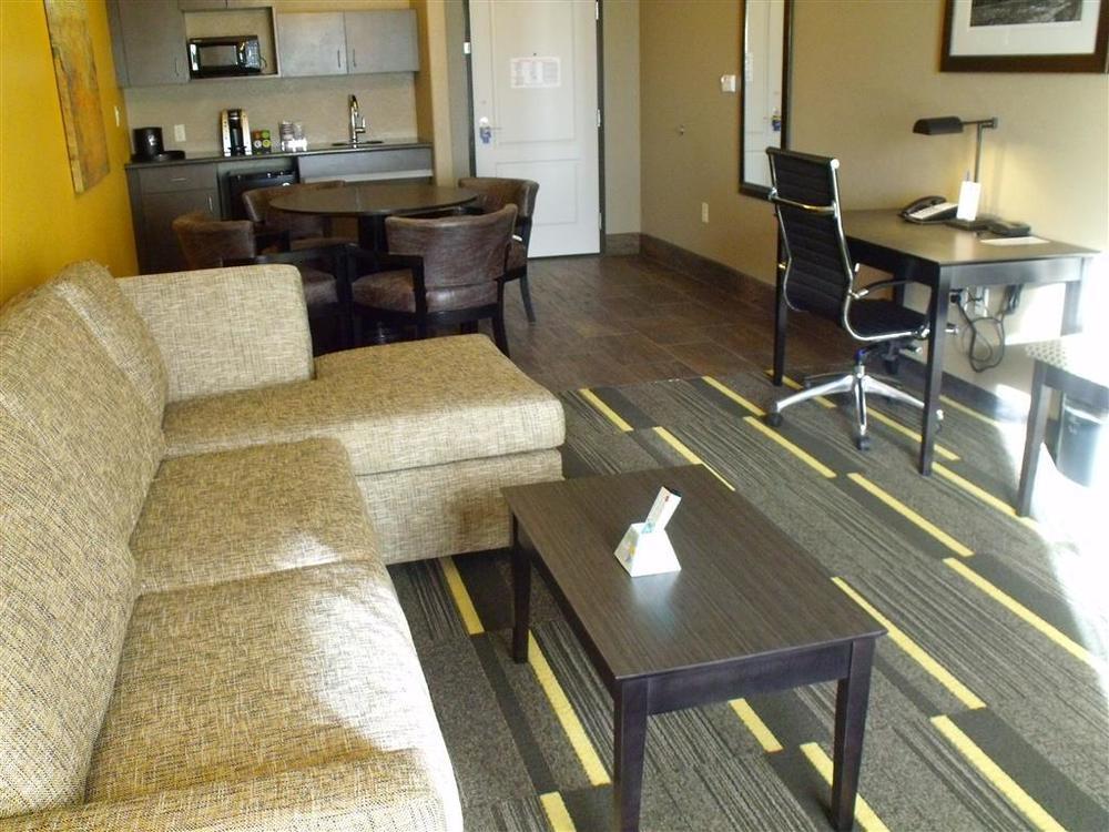 Best Western Plus Emerald Inn & Suites Garden City Habitación foto