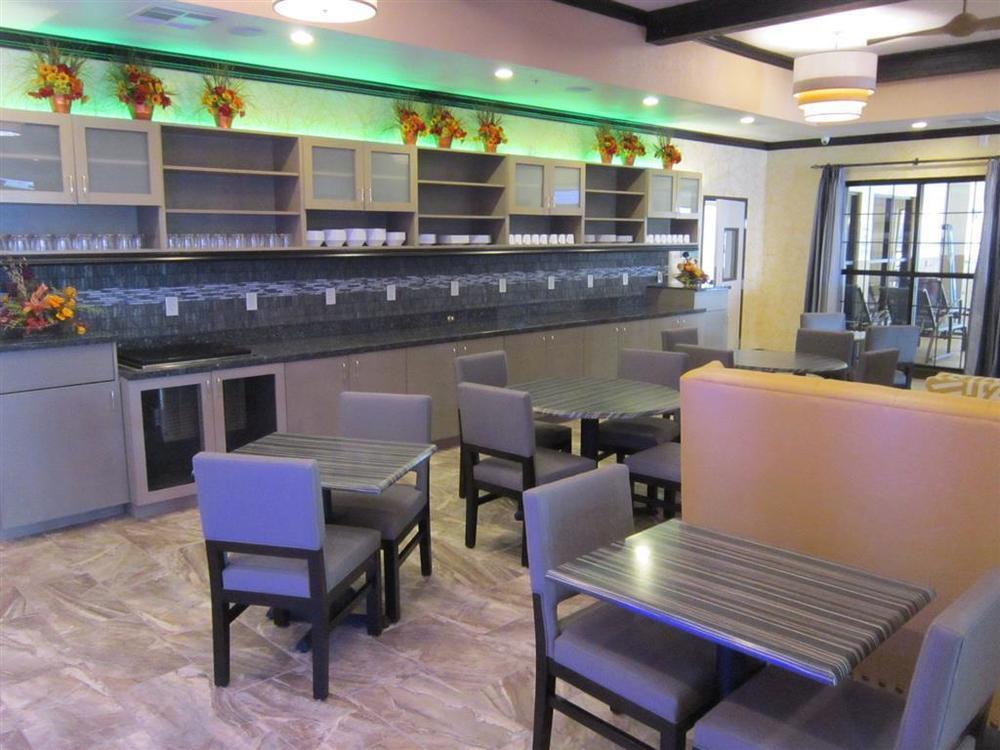 Best Western Plus Emerald Inn & Suites Garden City Restaurante foto